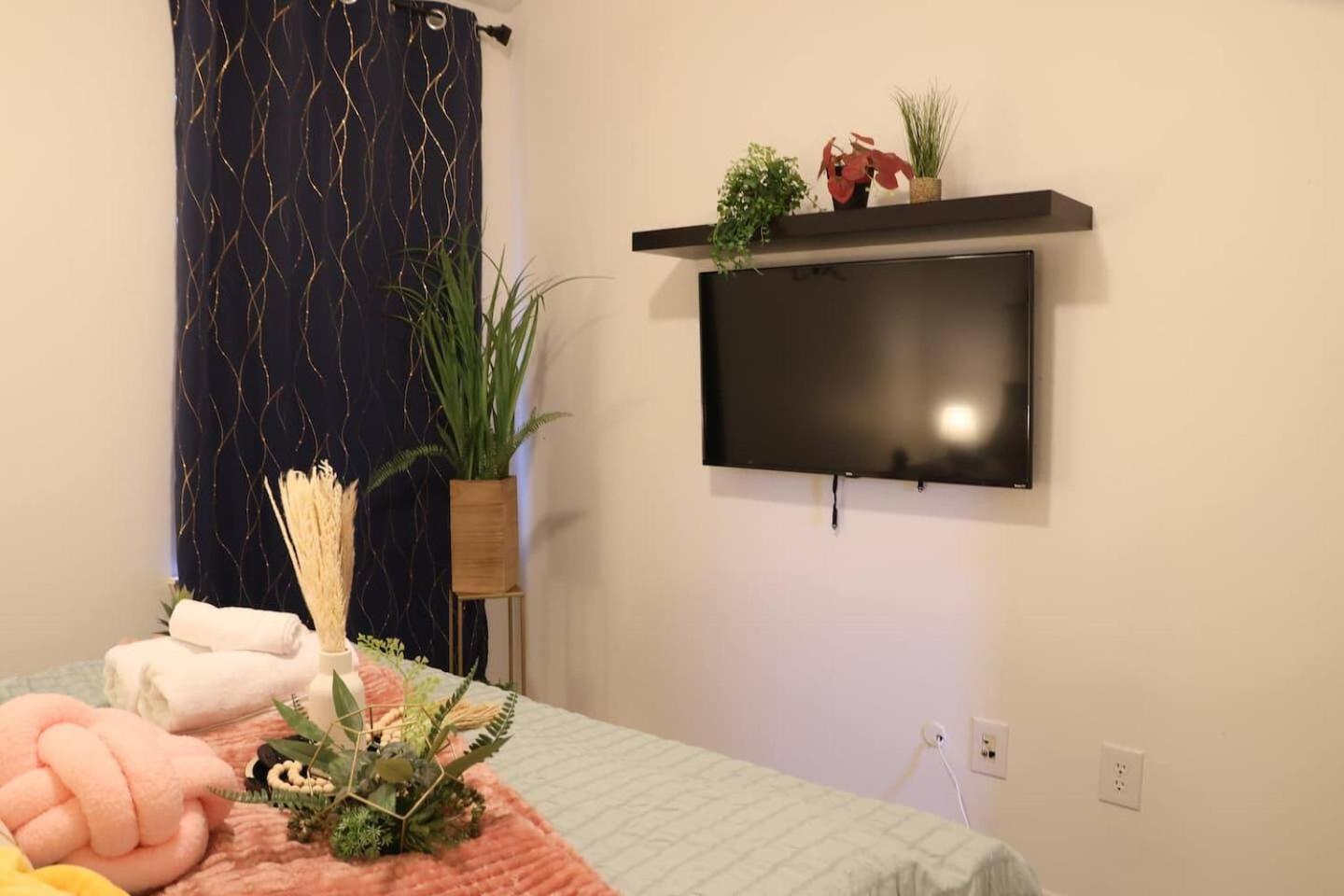 Work, Play & Stay King Bed With Foosball! Aubrey Eksteriør billede
